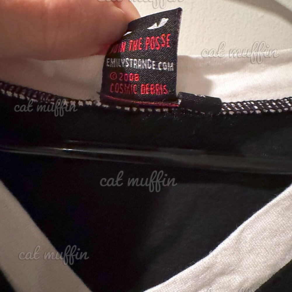EMILY THE STRANGE BLACK / WHITE TOP from 2008 NEW!! *VERY RARE* - Picture 3 of 5